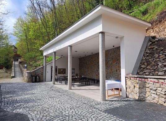 Zbrašovské jeskyně turistům nadělují nový přístřešek